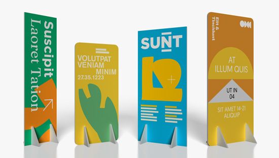 Expositores suelo con peanas